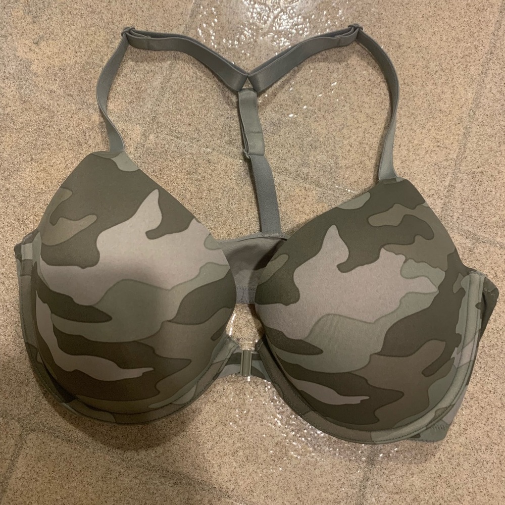 PINK Victoria’s Secret Front-Close Push-Up Bra